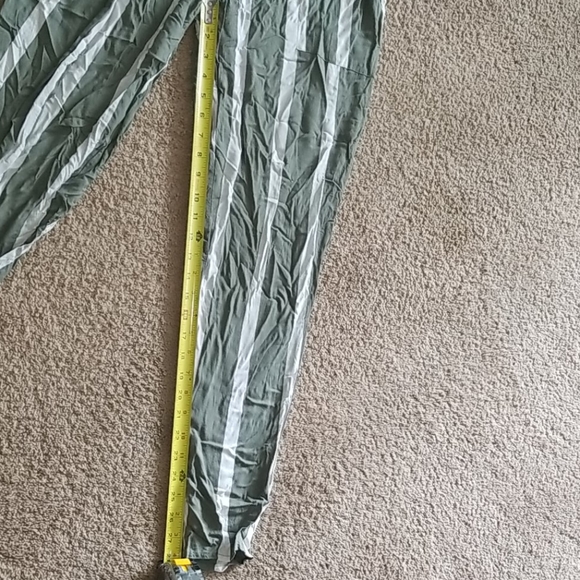 M Charlotte Russe Paperbag Waist Tie Tapered Pants - Picture 6 of 8